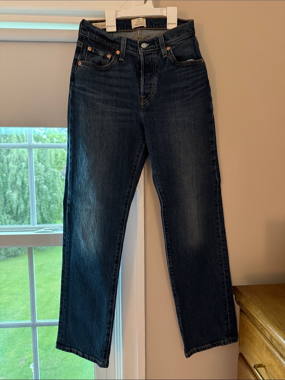 Levi’s 501 Curve Dark Blue Straight-Leg Jeans